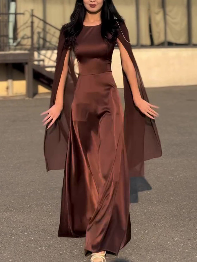 Maxikleid mit Rundhalsausschnitt und Gürtel